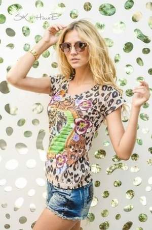 Леопардовая футболка